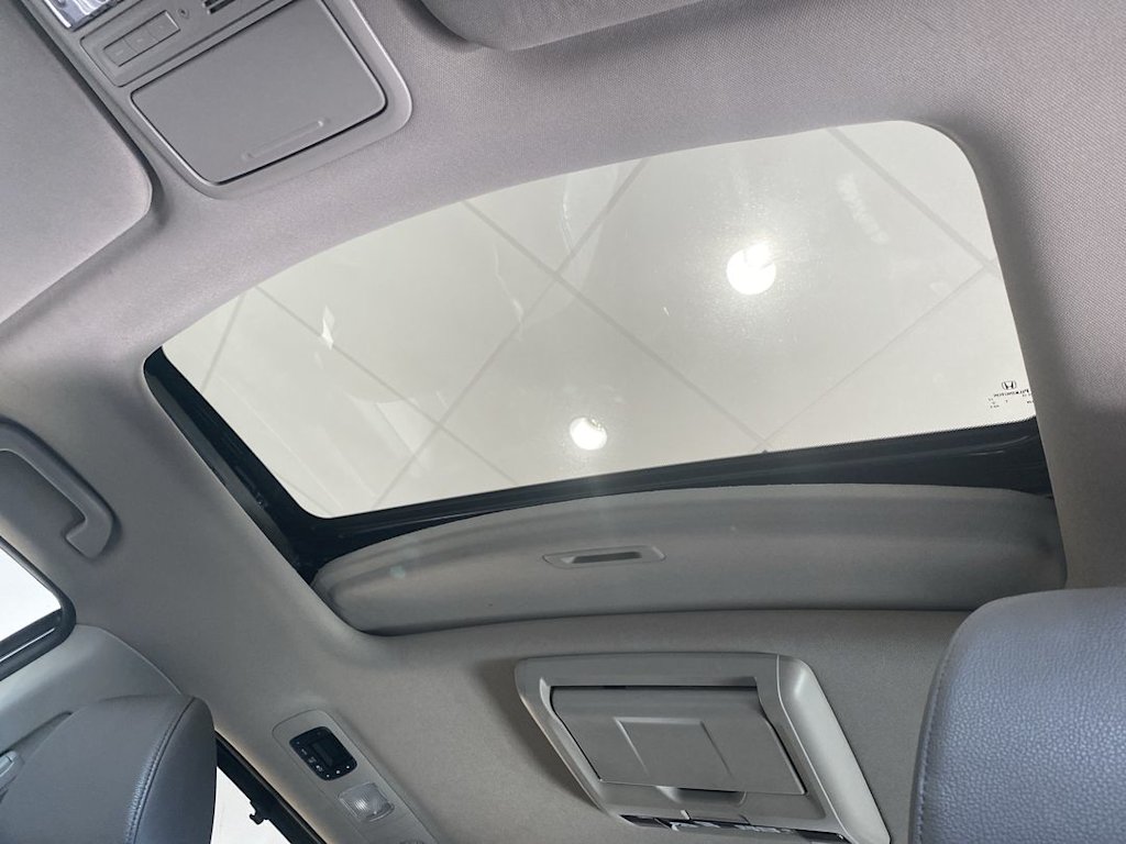 Thumbnail: 2016 Honda Odyssey - 26