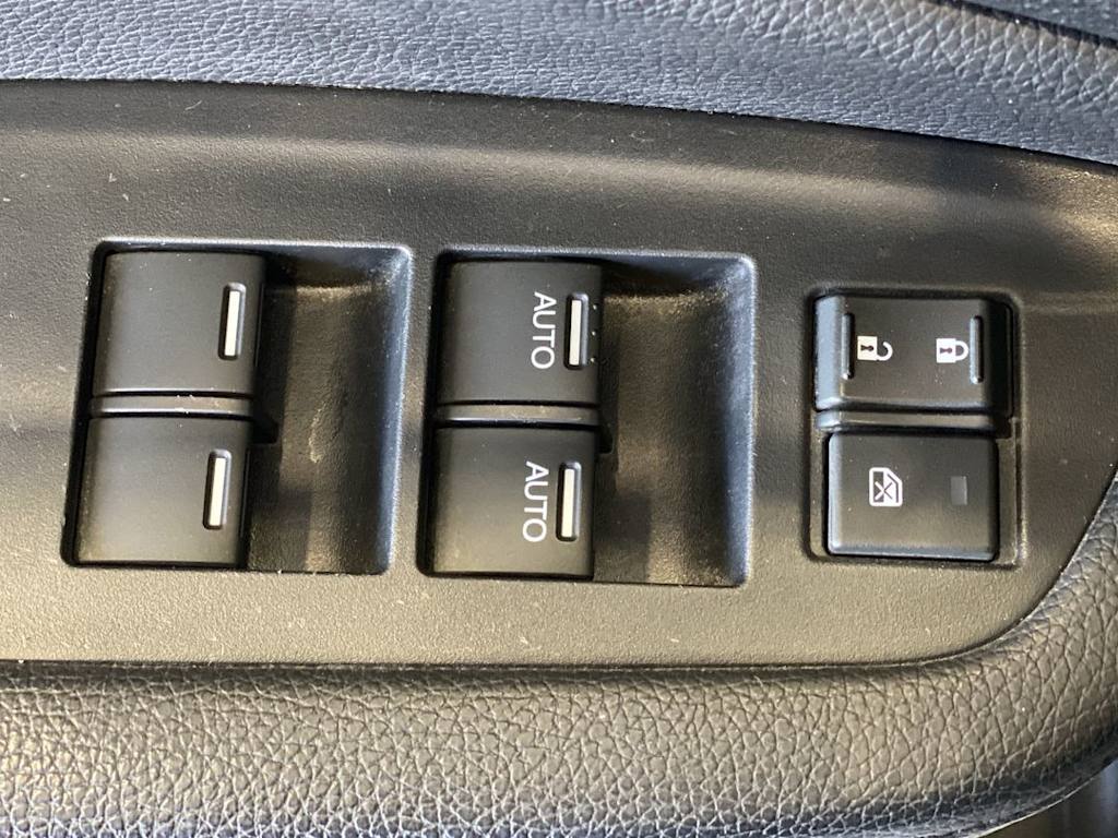 Thumbnail: 2017 Honda Pilot - 22