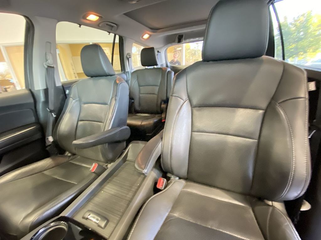 Thumbnail: 2017 Honda Pilot - 9