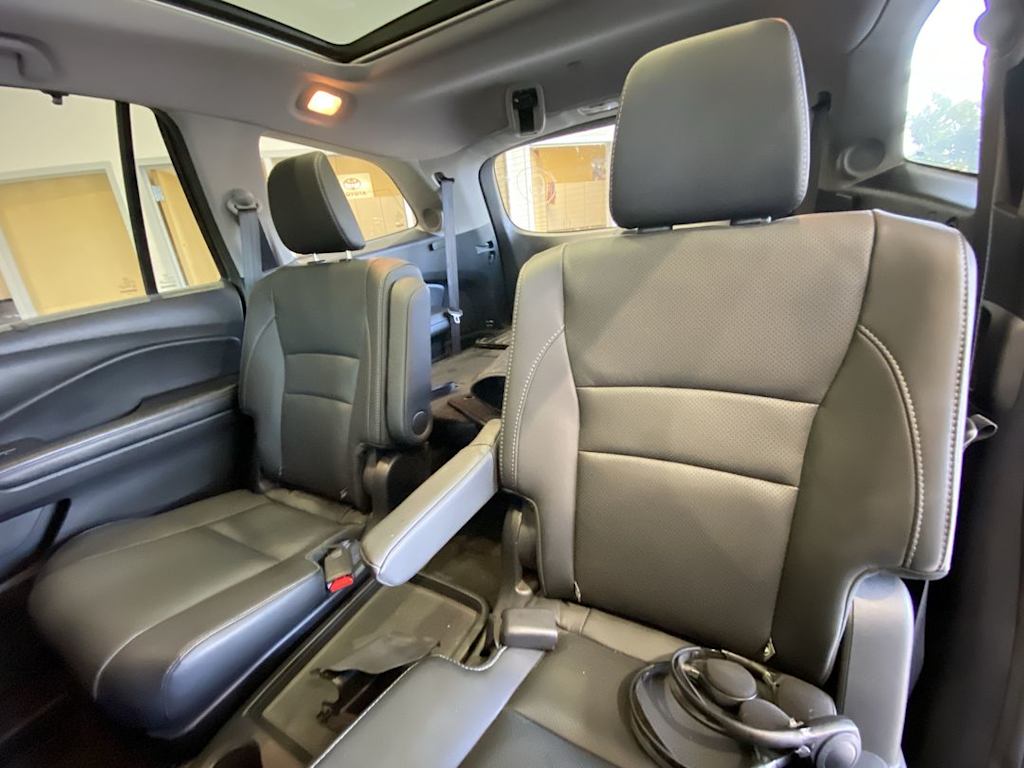 Thumbnail: 2017 Honda Pilot - 10