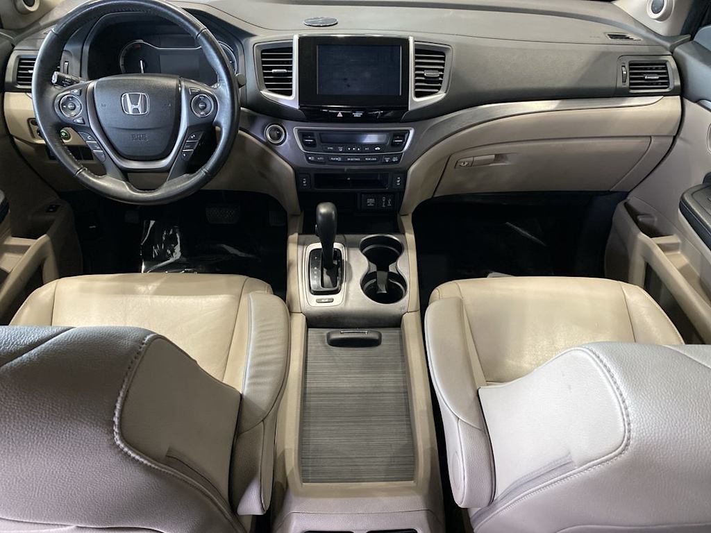 Thumbnail: 2017 Honda Pilot - 8