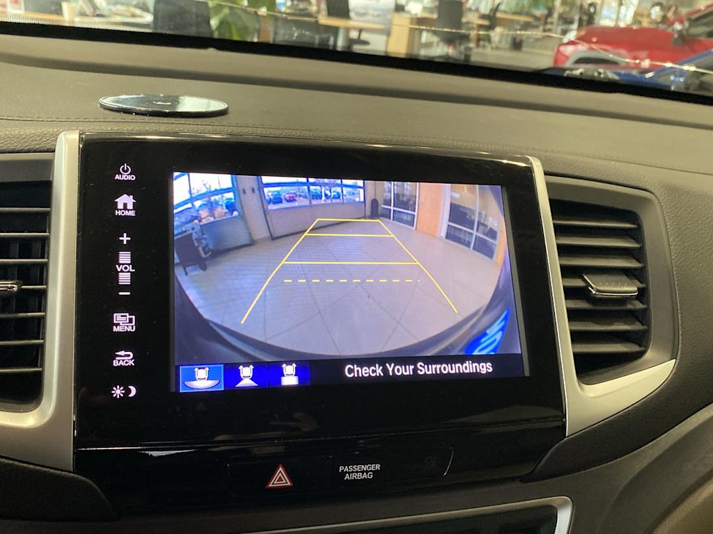 Thumbnail: 2017 Honda Pilot - 22