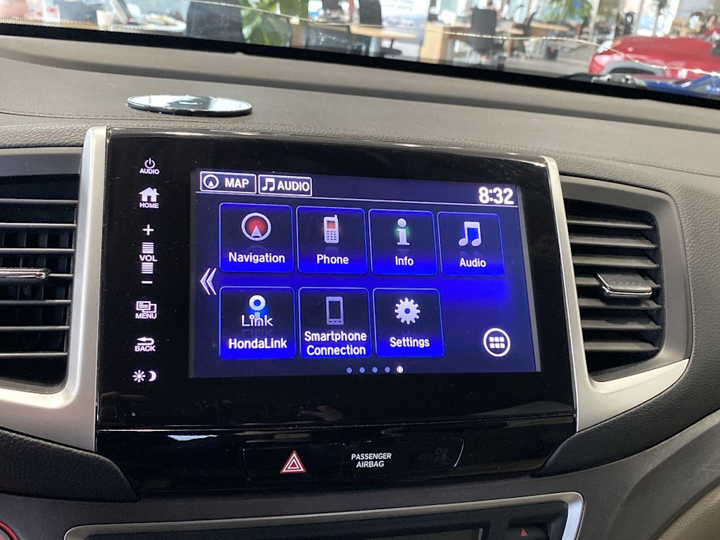 Thumbnail: 2017 Honda Pilot - 12