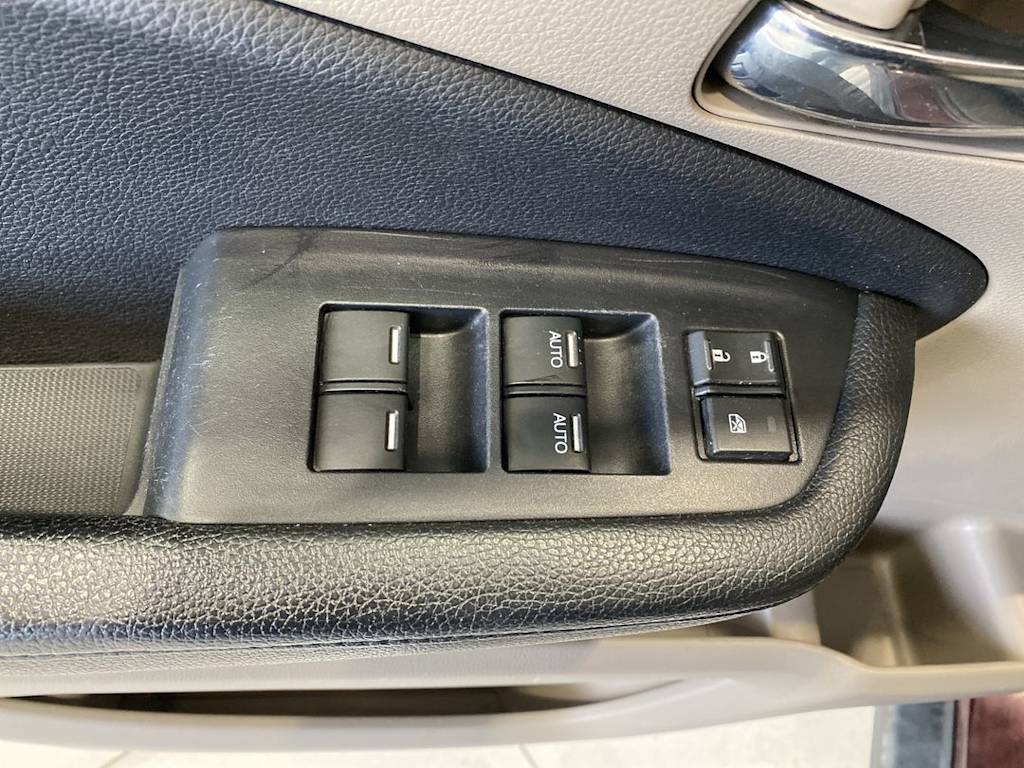 Thumbnail: 2017 Honda Pilot - 21