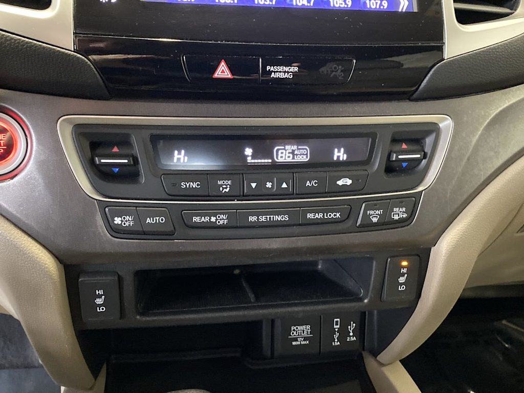 Thumbnail: 2017 Honda Pilot - 23