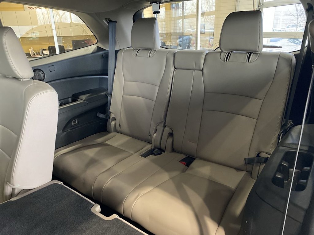 Thumbnail: 2017 Honda Pilot - 25