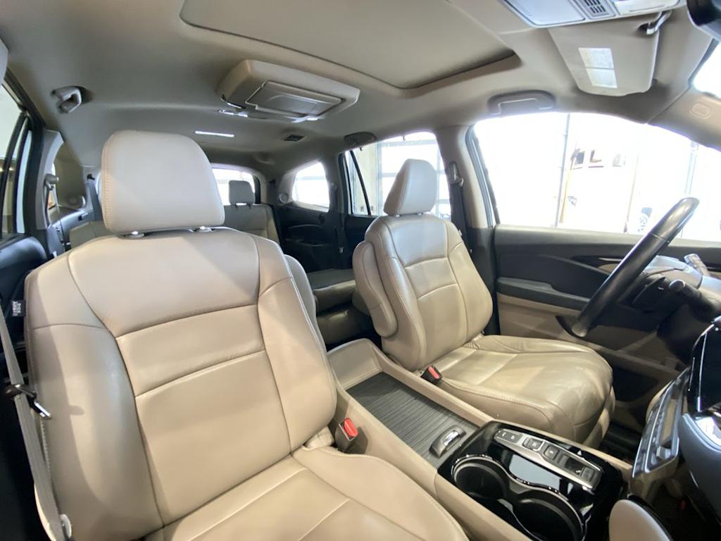 Thumbnail: 2019 Honda Pilot - 10