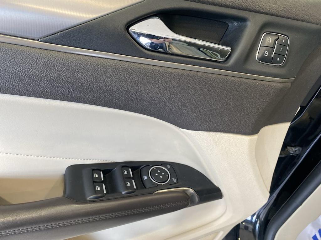 Thumbnail: 2017 Lincoln MKC - 28