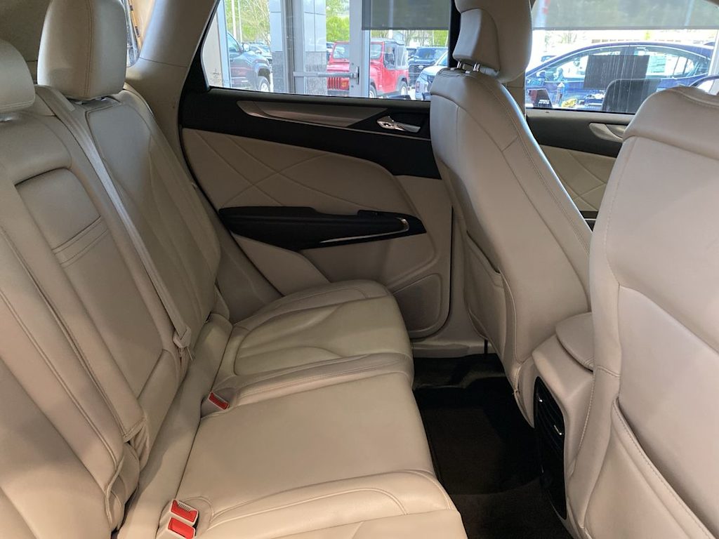 Thumbnail: 2017 Lincoln MKC - 11