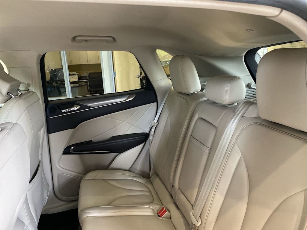 Thumbnail: 2017 Lincoln MKC - 24