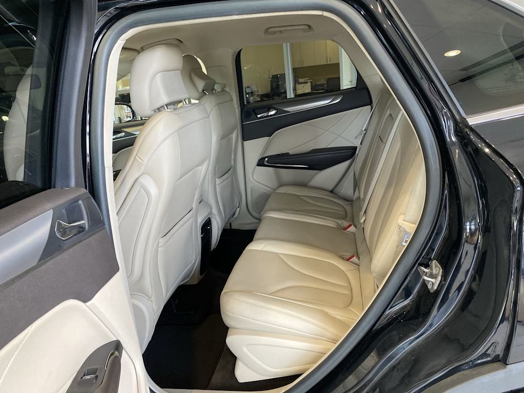 Thumbnail: 2017 Lincoln MKC - 25