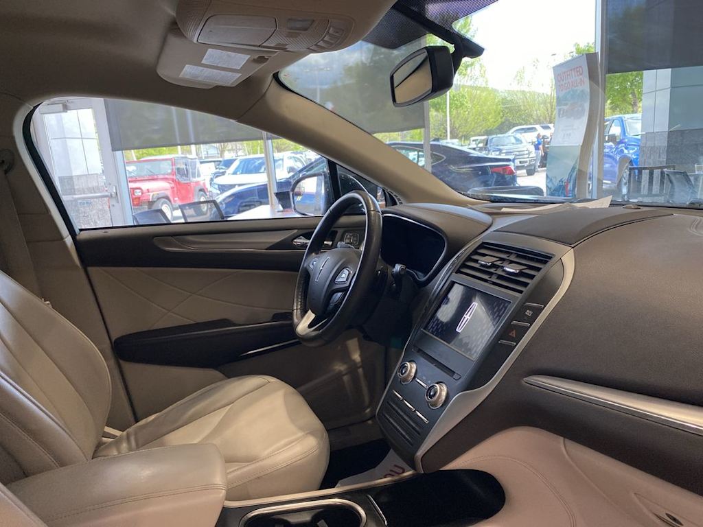 Thumbnail: 2017 Lincoln MKC - 8