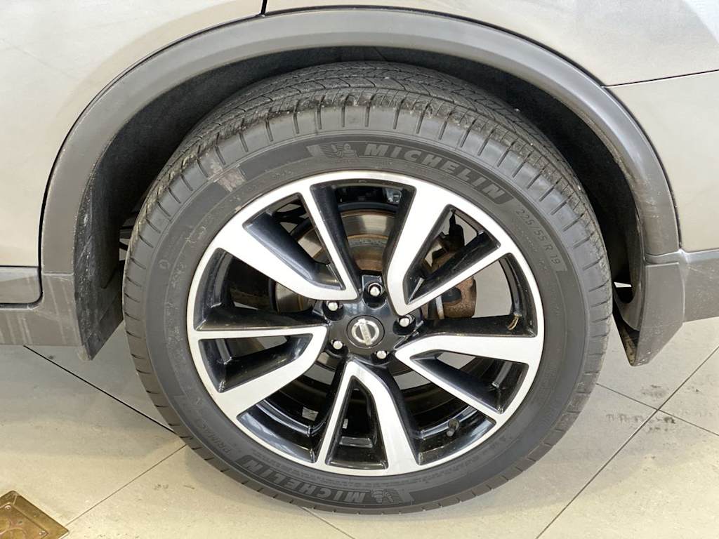 Thumbnail: 2017 Nissan Rogue - 8