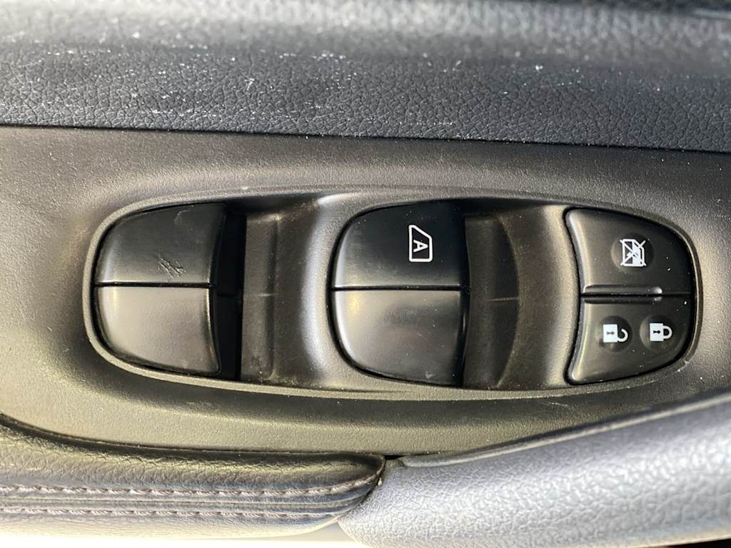 Thumbnail: 2014 Nissan Rogue - 24