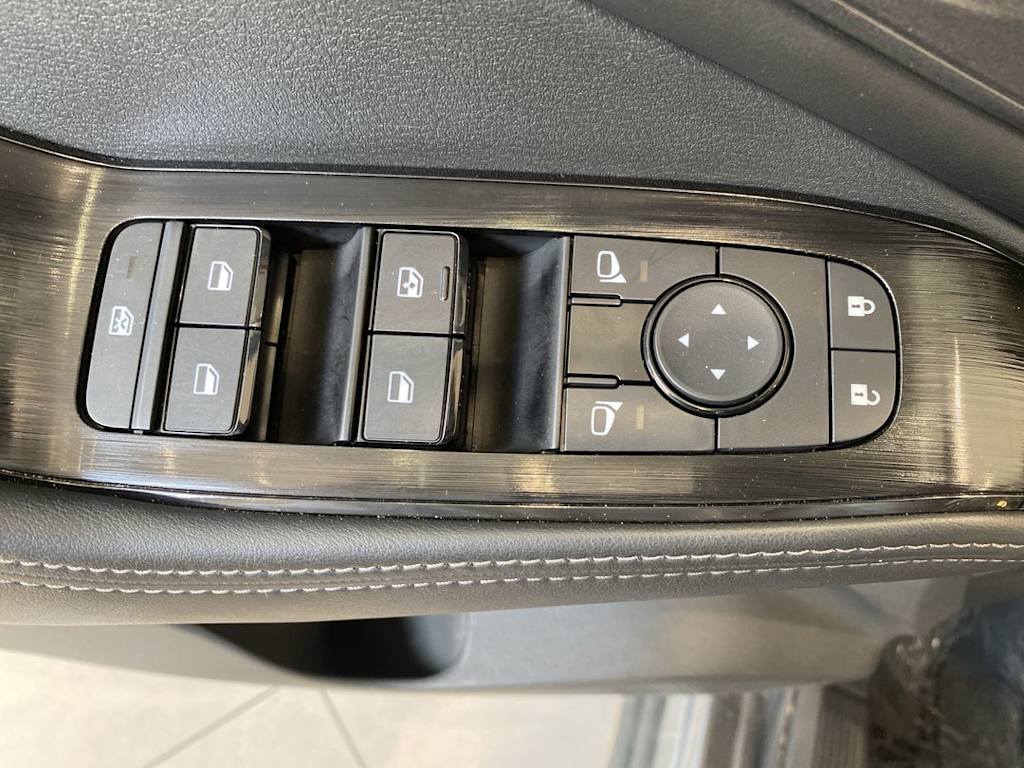 2024 Nissan Rogue SV 23