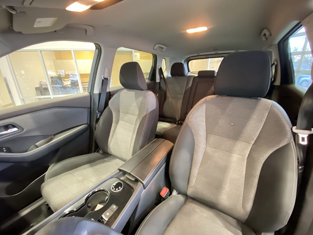 Thumbnail: 2023 Nissan Rogue - 10