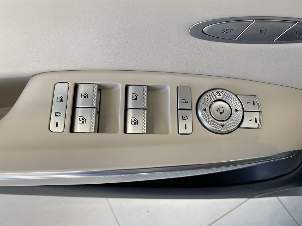 2024 Genesis GV70 2.5T 24