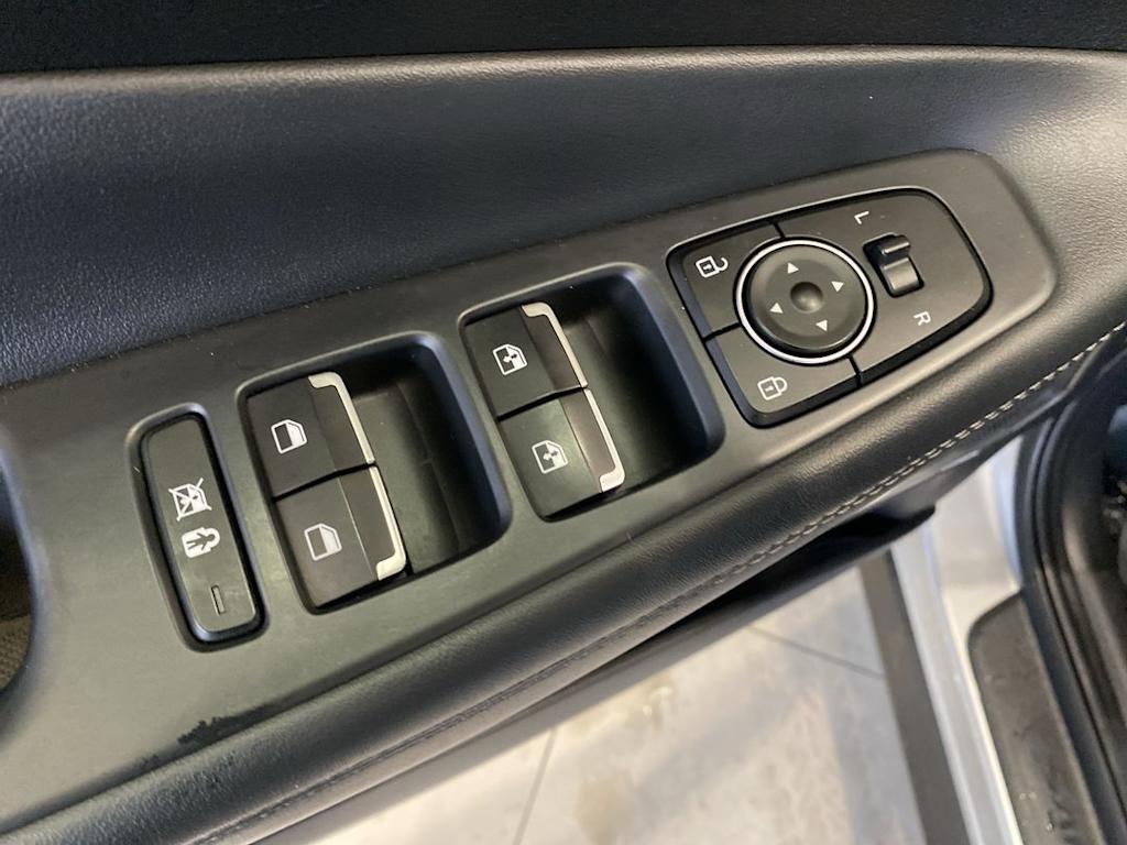 Thumbnail: 2020 Hyundai Santa Fe - 21