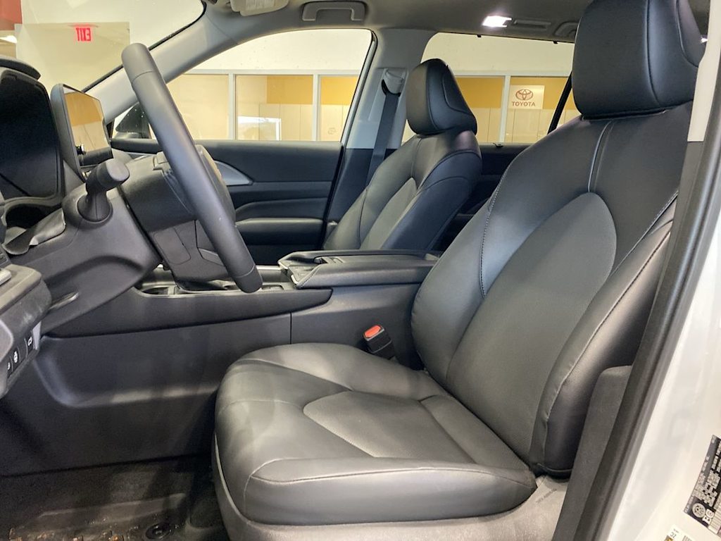 Thumbnail: 2025 Toyota Grand Highlander - 9