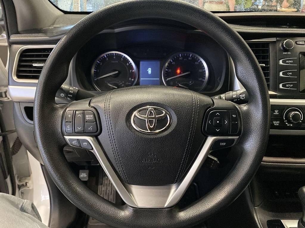 Thumbnail: 2016 Toyota Highlander - 2