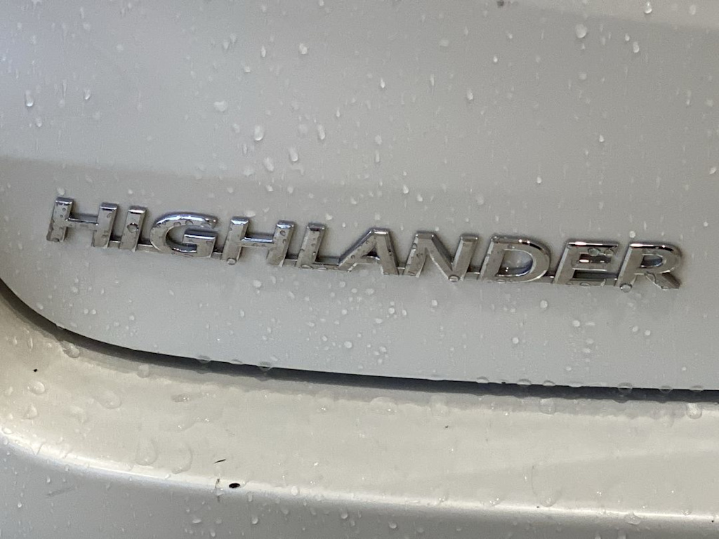 Thumbnail: 2016 Toyota Highlander - 21