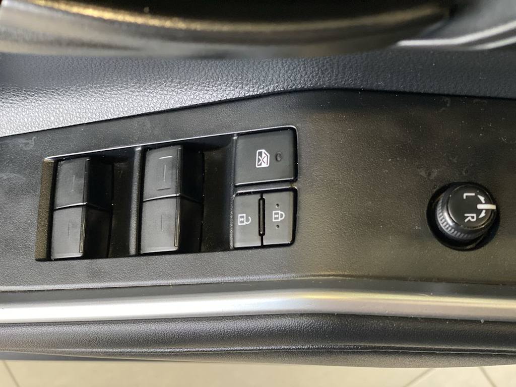 Thumbnail: 2021 Toyota Highlander - 24