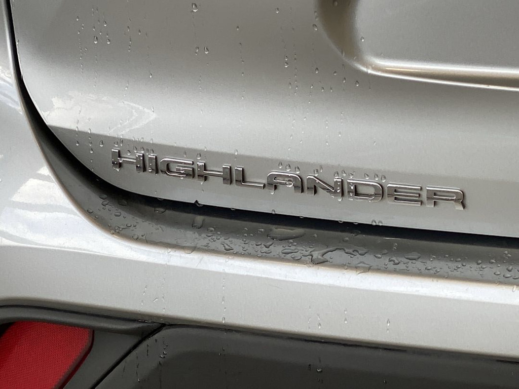 Thumbnail: 2021 Toyota Highlander - 21