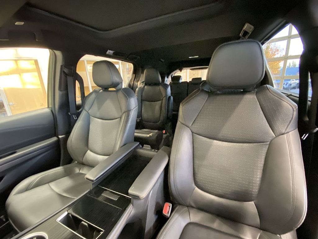 Thumbnail: 2025 Toyota Sienna - 8