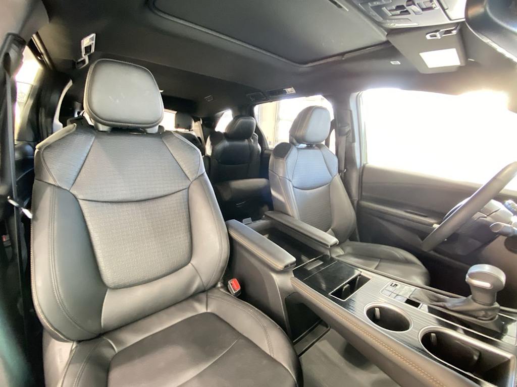 Thumbnail: 2025 Toyota Sienna - 9