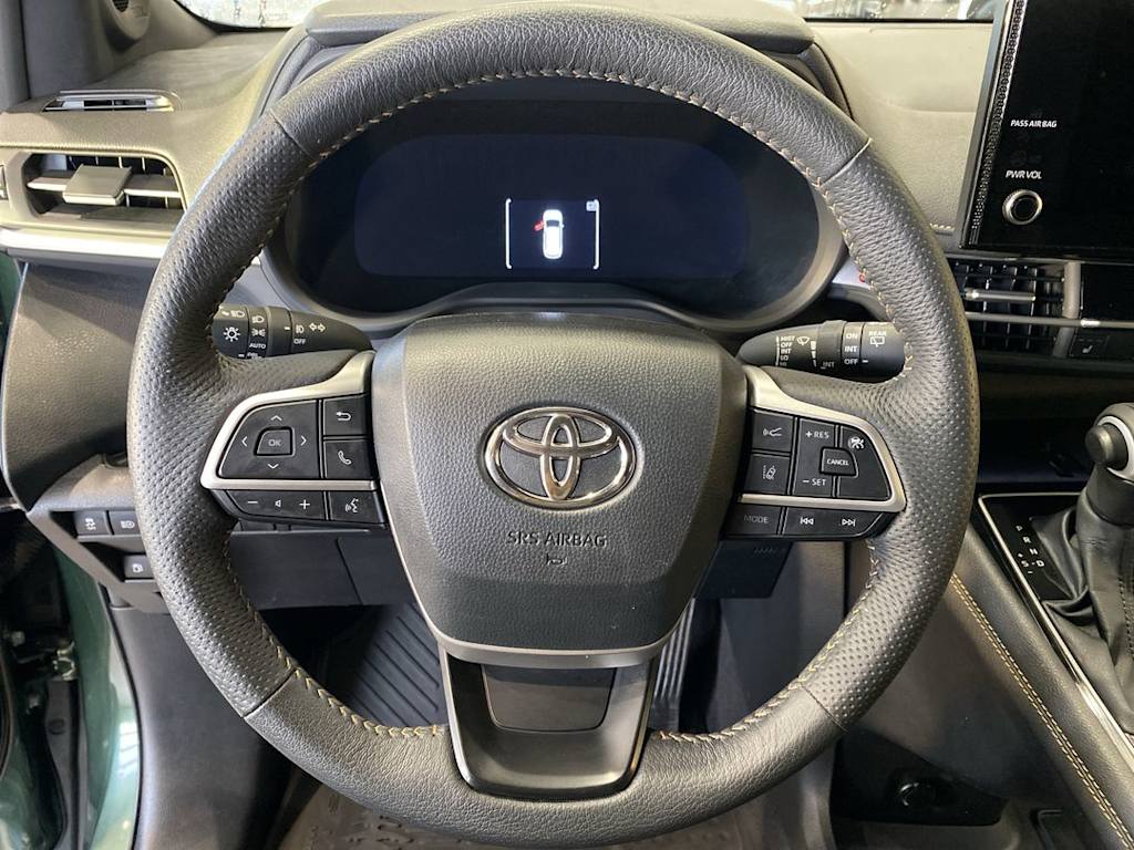 Thumbnail: 2025 Toyota Sienna - 2