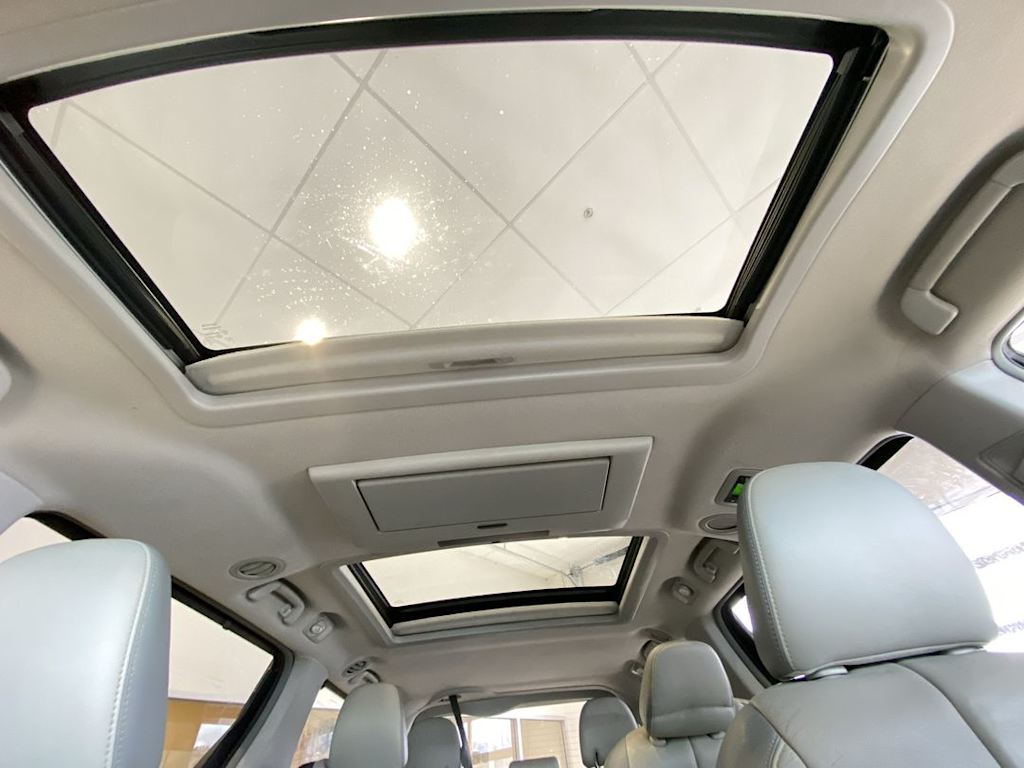Thumbnail: 2014 Toyota Sienna - 27