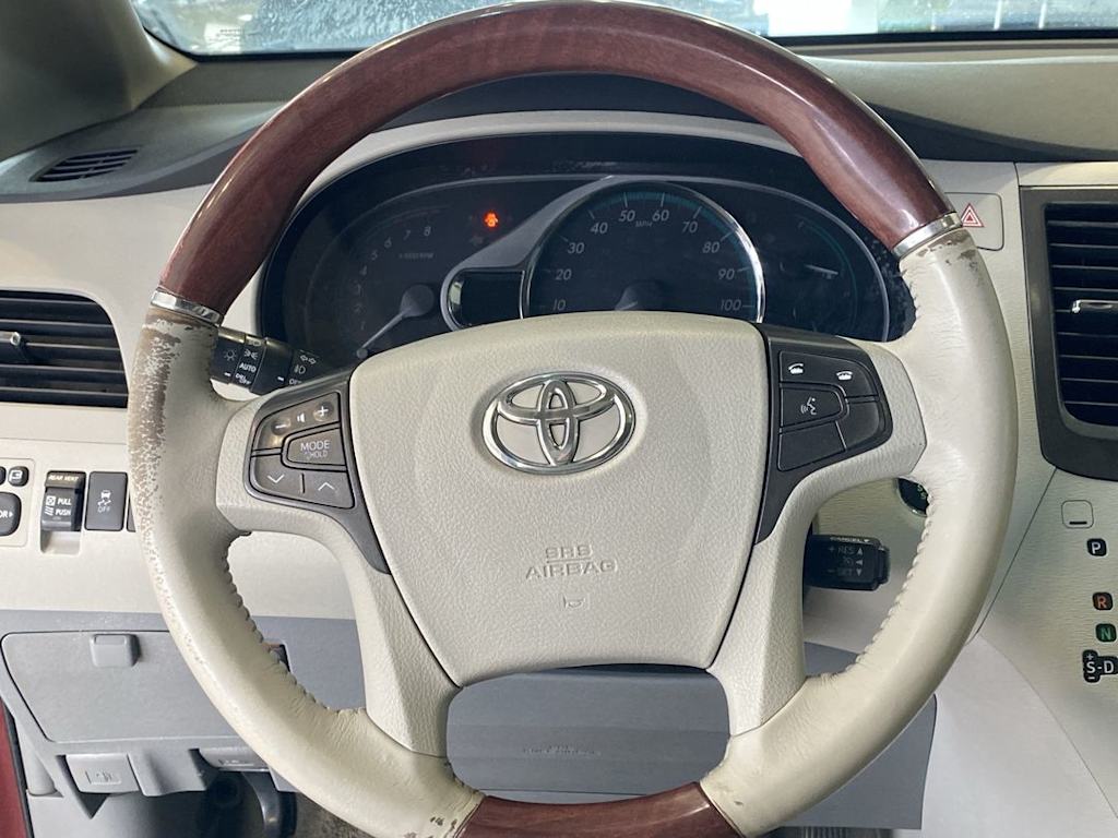 Thumbnail: 2014 Toyota Sienna - 2