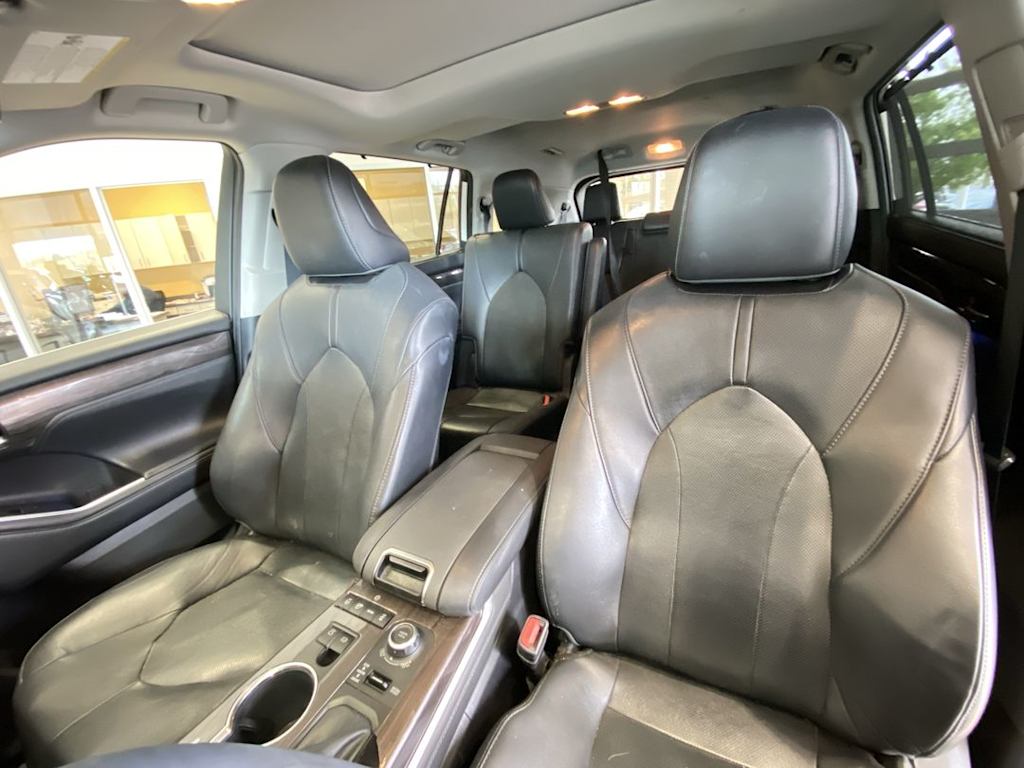 Thumbnail: 2021 Toyota Highlander - 10