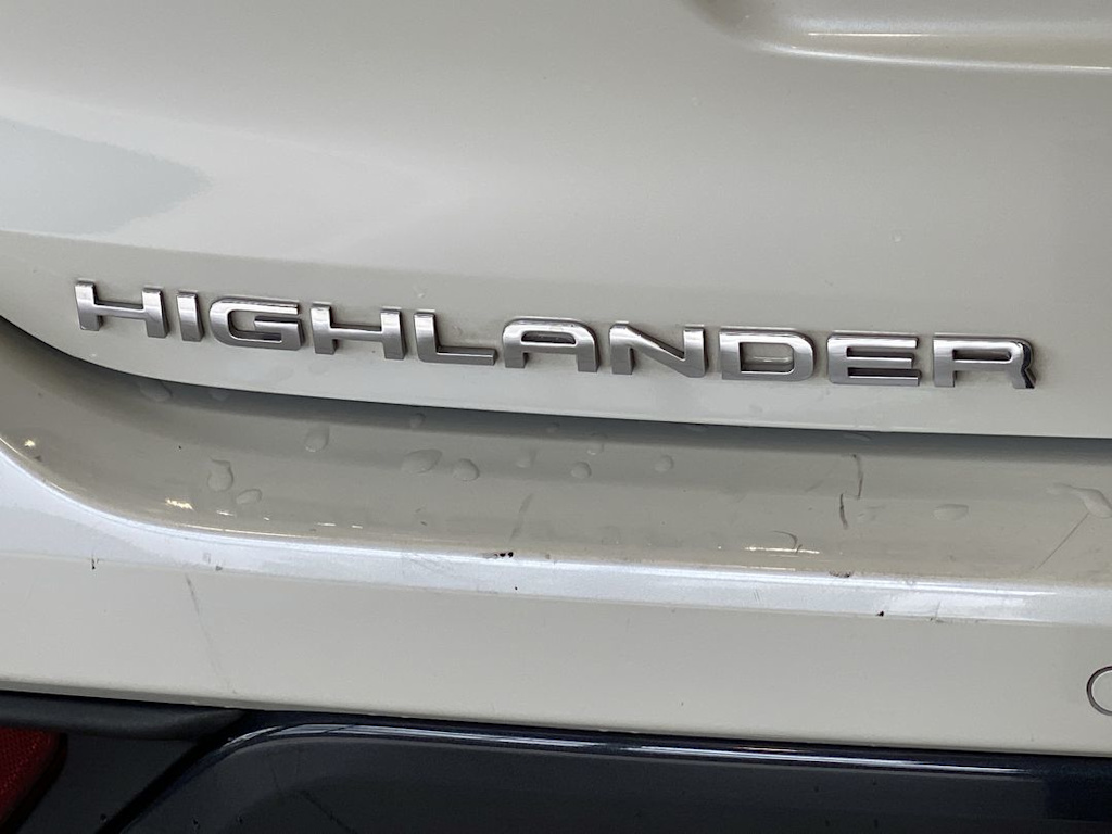 Thumbnail: 2021 Toyota Highlander - 7