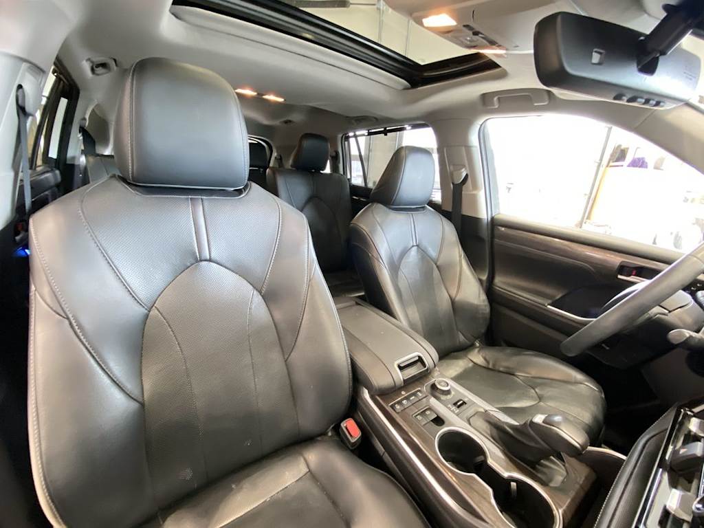 Thumbnail: 2021 Toyota Highlander - 11