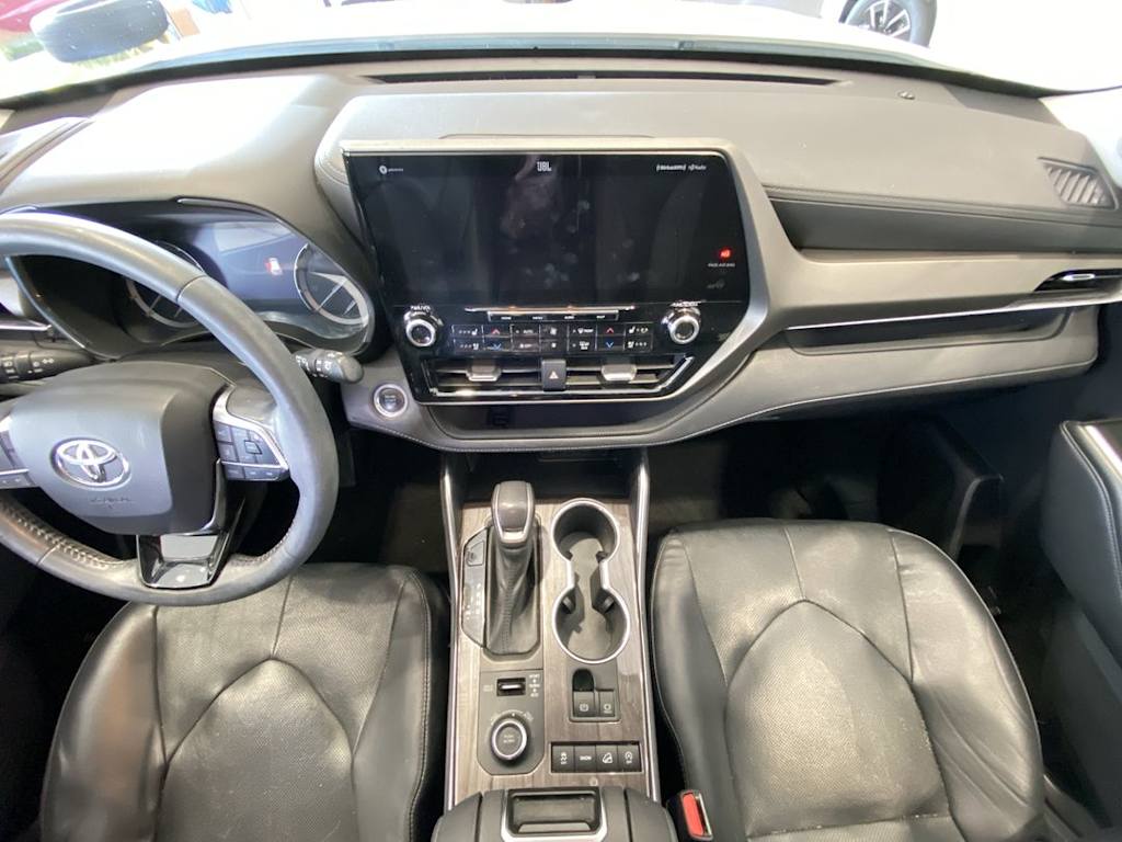 Thumbnail: 2021 Toyota Highlander - 9