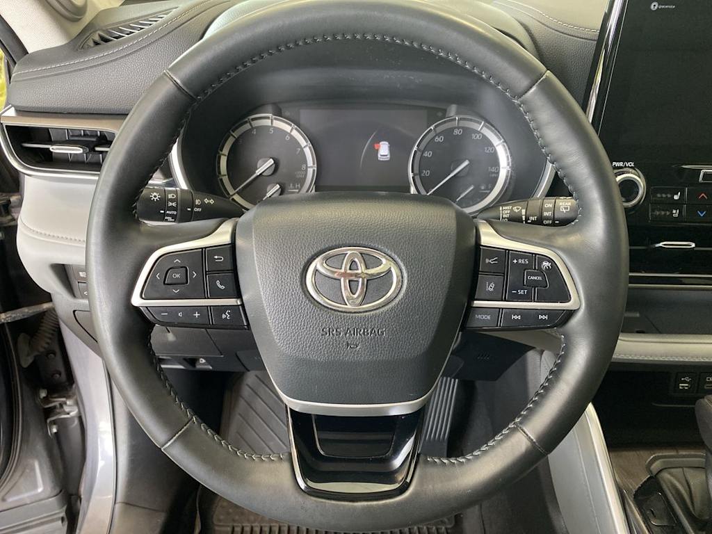 Thumbnail: 2022 Toyota Highlander - 2