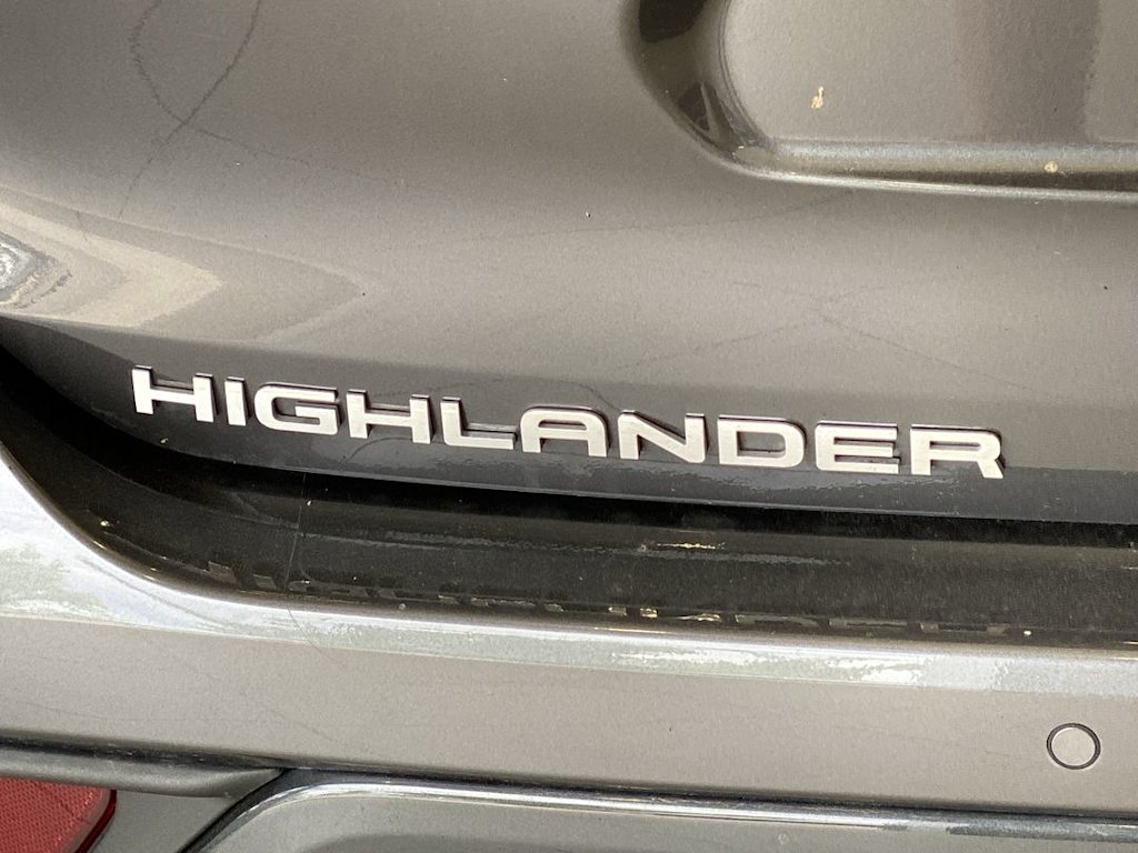 Thumbnail: 2022 Toyota Highlander - 7