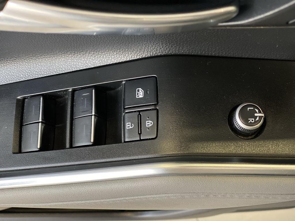Thumbnail: 2022 Toyota Highlander - 24