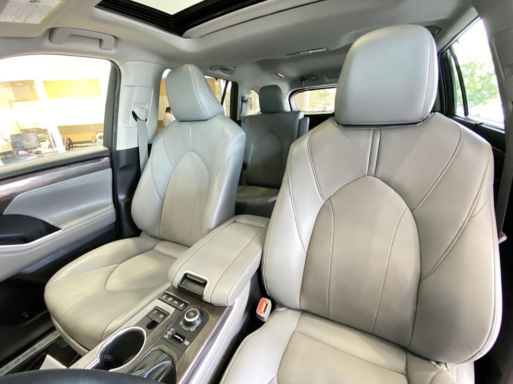 Thumbnail: 2022 Toyota Highlander - 10
