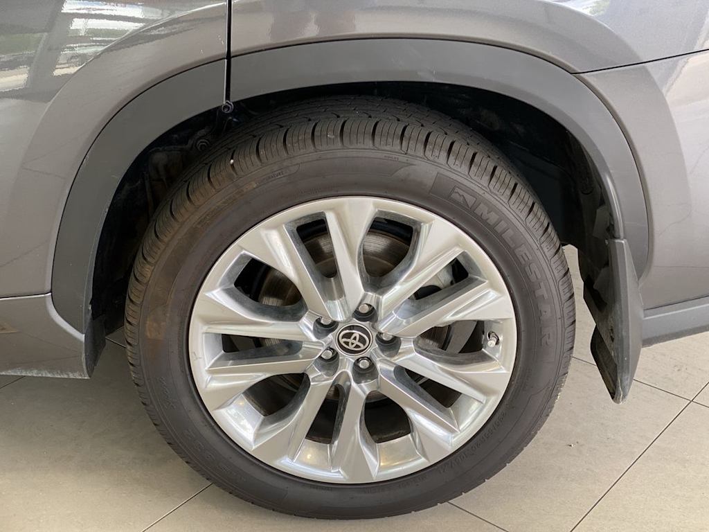 Thumbnail: 2022 Toyota Highlander - 8