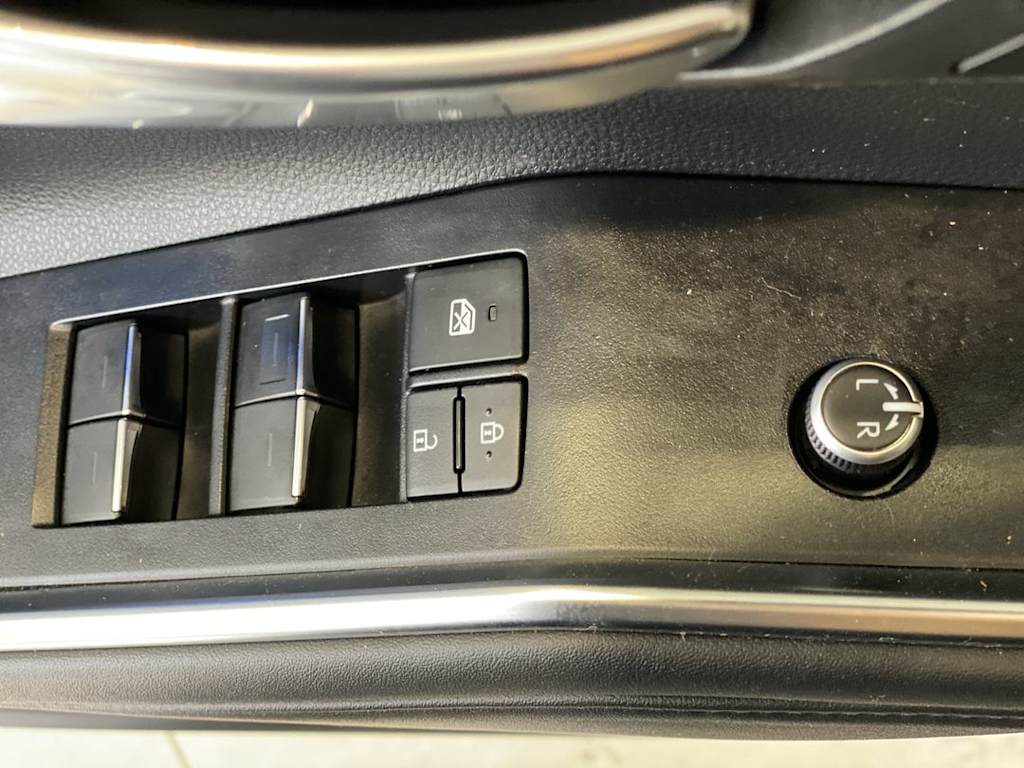 Thumbnail: 2022 Toyota Highlander - 23