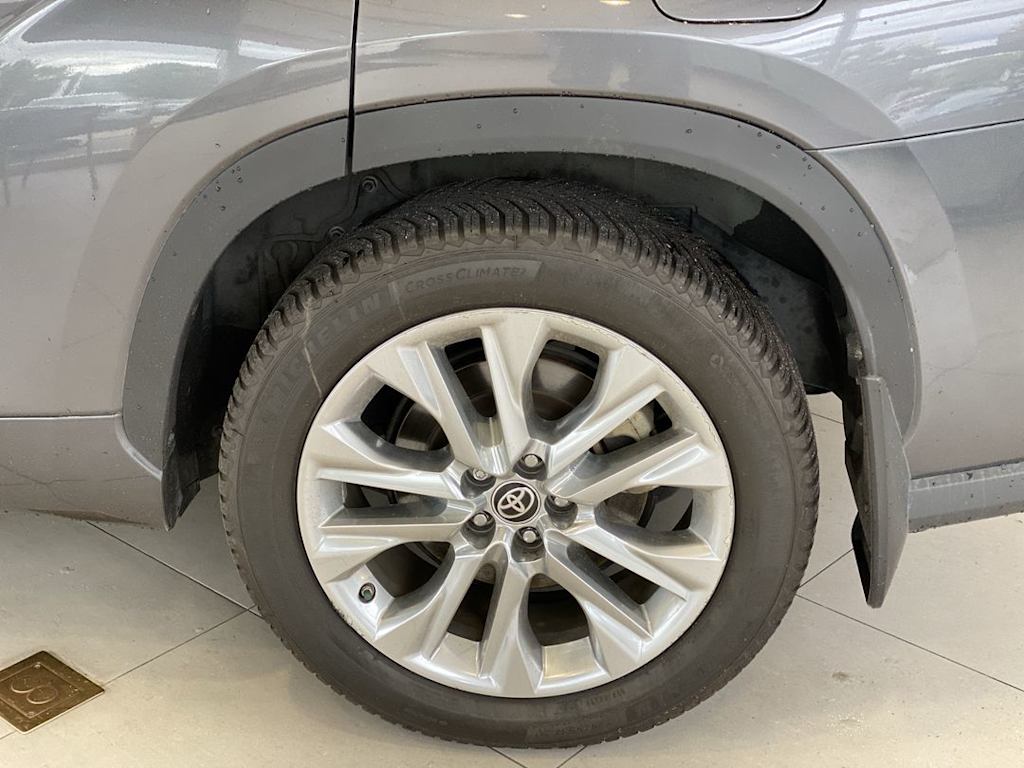 Thumbnail: 2022 Toyota Highlander - 7