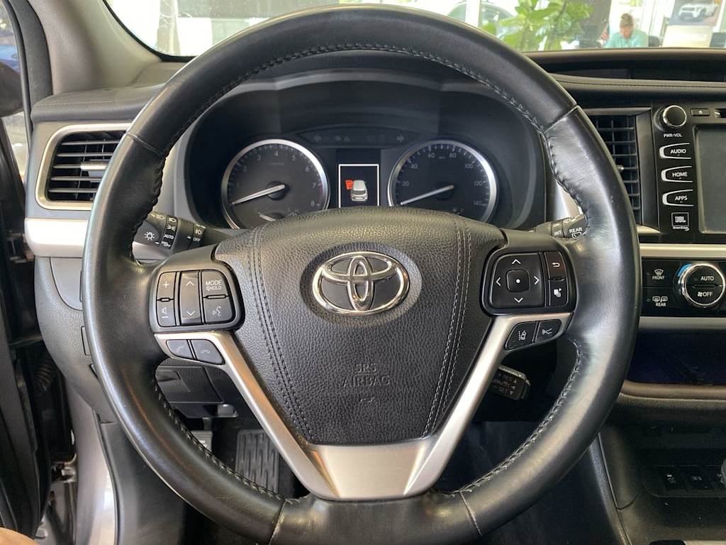 Thumbnail: 2017 Toyota Highlander - 2