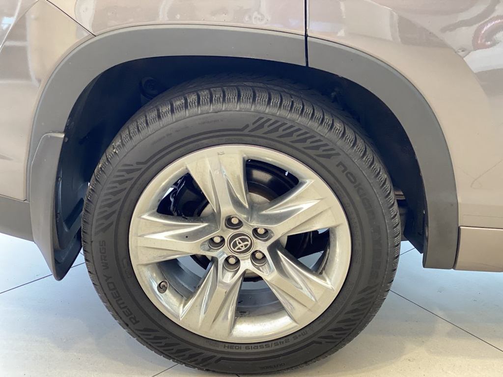 Thumbnail: 2017 Toyota Highlander - 7