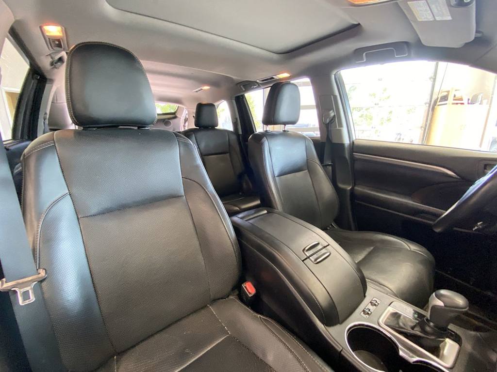 Thumbnail: 2017 Toyota Highlander - 10