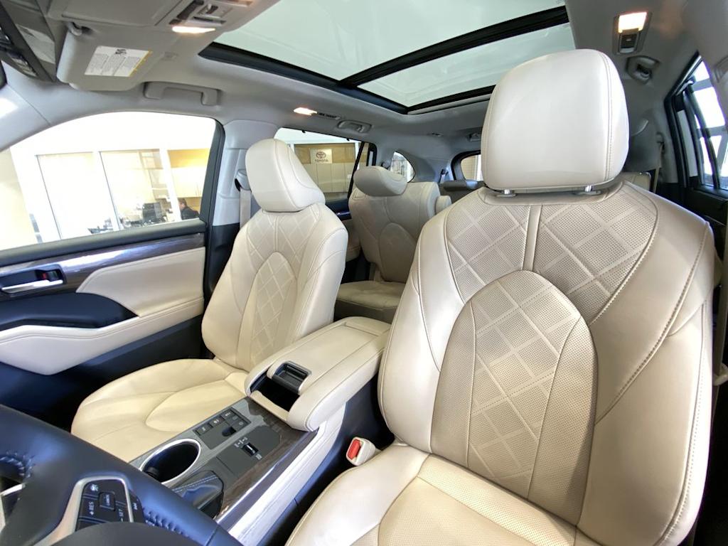 Thumbnail: 2024 Toyota Highlander - 9