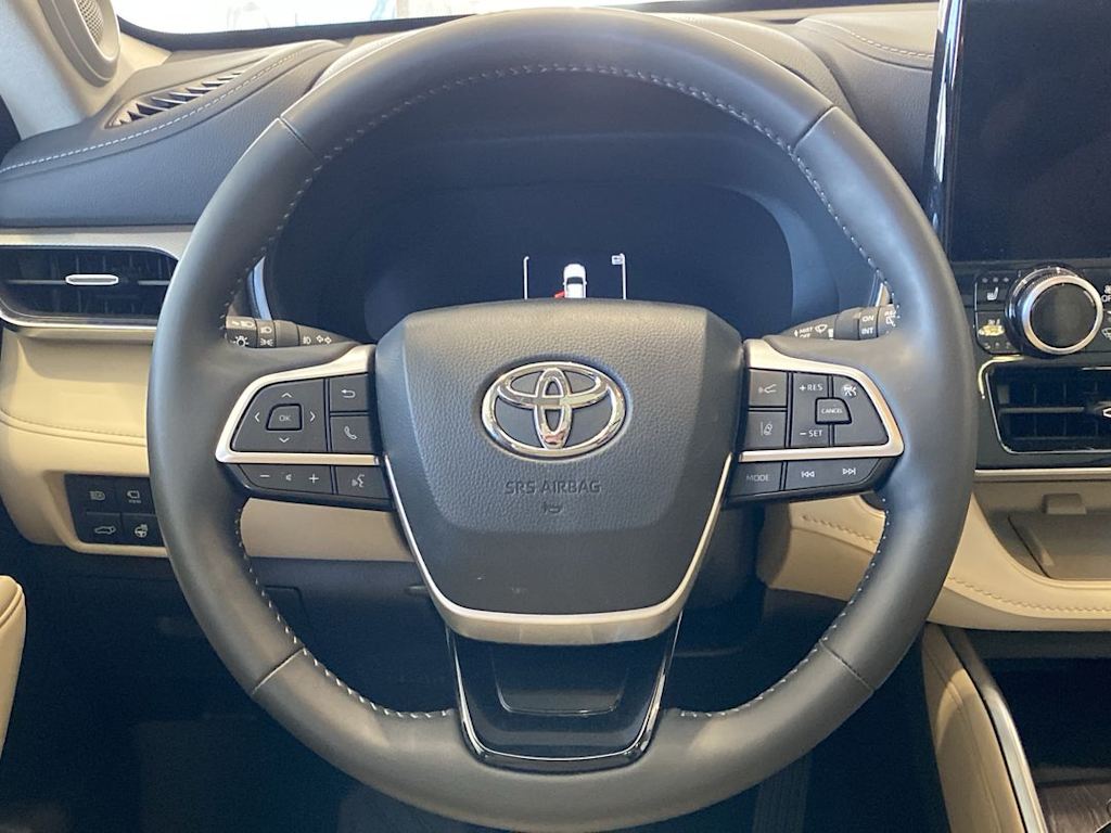 Thumbnail: 2024 Toyota Highlander - 2