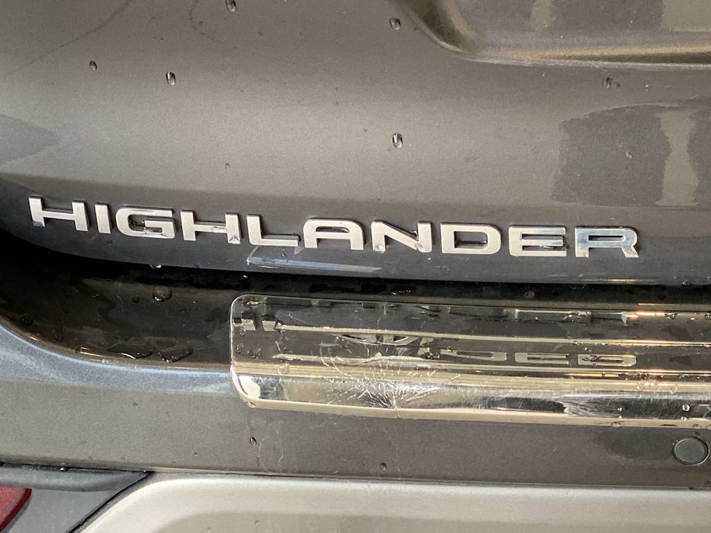 Thumbnail: 2022 Toyota Highlander - 6