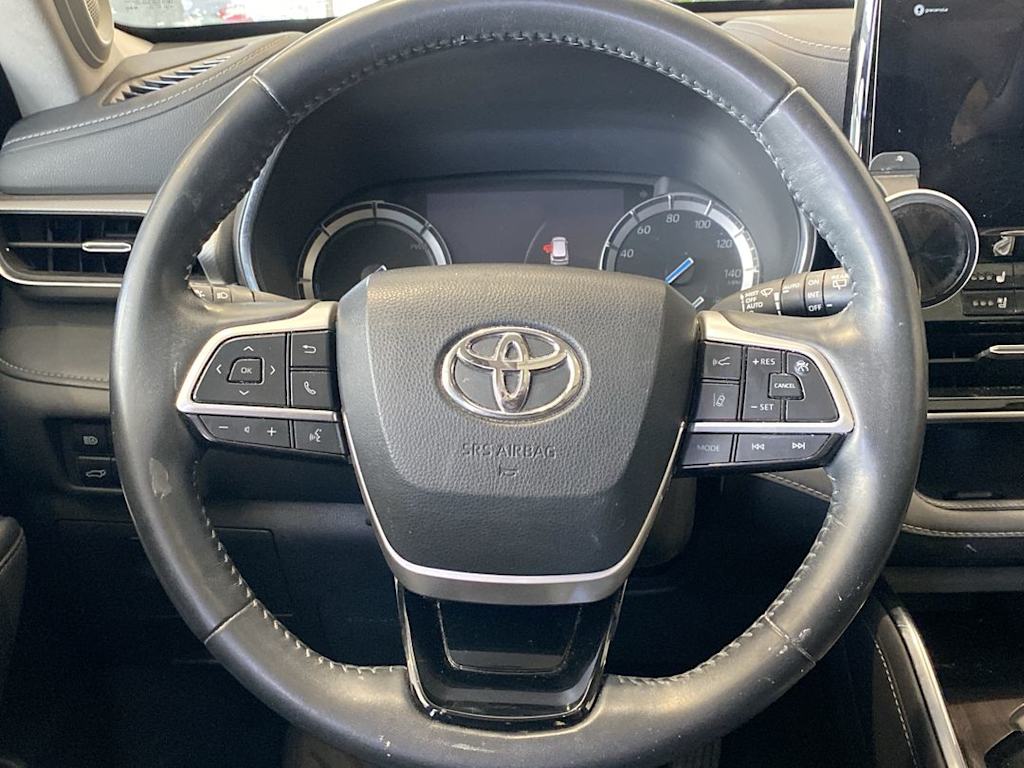 Thumbnail: 2022 Toyota Highlander - 2